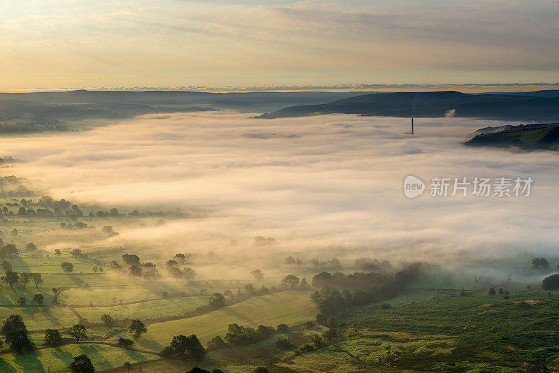 日出在Mam Tor，大岭，峰区国家公园，英国